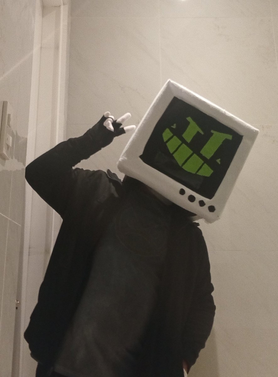 coderblitzer's tweet photo. Cosplaying as Cyrix from @matt_currency 's FNF Mod (sry for pinging) tomorrow at Cosplay Mania MNL :D #cyrix #cyrixfnf #CosplayMania2025 #fridaynightfunkin https://t.co/cwJeSc8YML