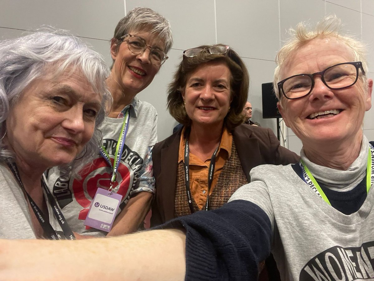 LWDCymru23's tweet image. Great to see @LWDCymru23,  @LabourLGB  &amp;amp; @LesbianLabour members taking the opportunity to speak to Eluned Morgan      @PrifWeinidog at #Lab25
#LWDLiverpool25

An important step forward in opening up the conversation about women&apos;s rights in Wales.

 Da iawn 🏴󠁧󠁢󠁷󠁬󠁳󠁿