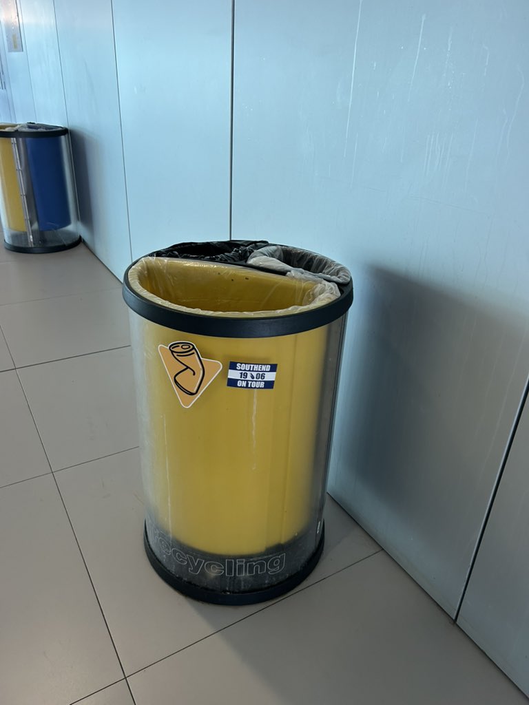 Spotted at Murcia Airport
Everywhere we go <a href="/SUFCRootsHall/">Southend United FC</a> 💙🦐⚽️