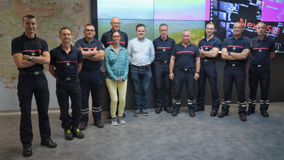 SDIS83's tweet photo. 👩‍🚒👨‍🚒 Heureux d’avoir accueilli le #SDIS42 pour leur présenter #Nexis, notre outil au service de la #SécuritéCivile.
🤝 Merci pour ces échanges constructifs ! 🔥🚒
#Pompiers #SDIS #Solidarité

@grohin_e @DLain83 @sdis42 https://t.co/28wwl44Niy