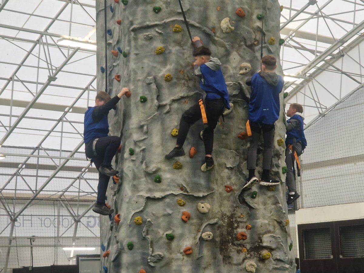 We’re loving learning new skills 🙌🏻 shinty, lacrosse and climbing are fab!