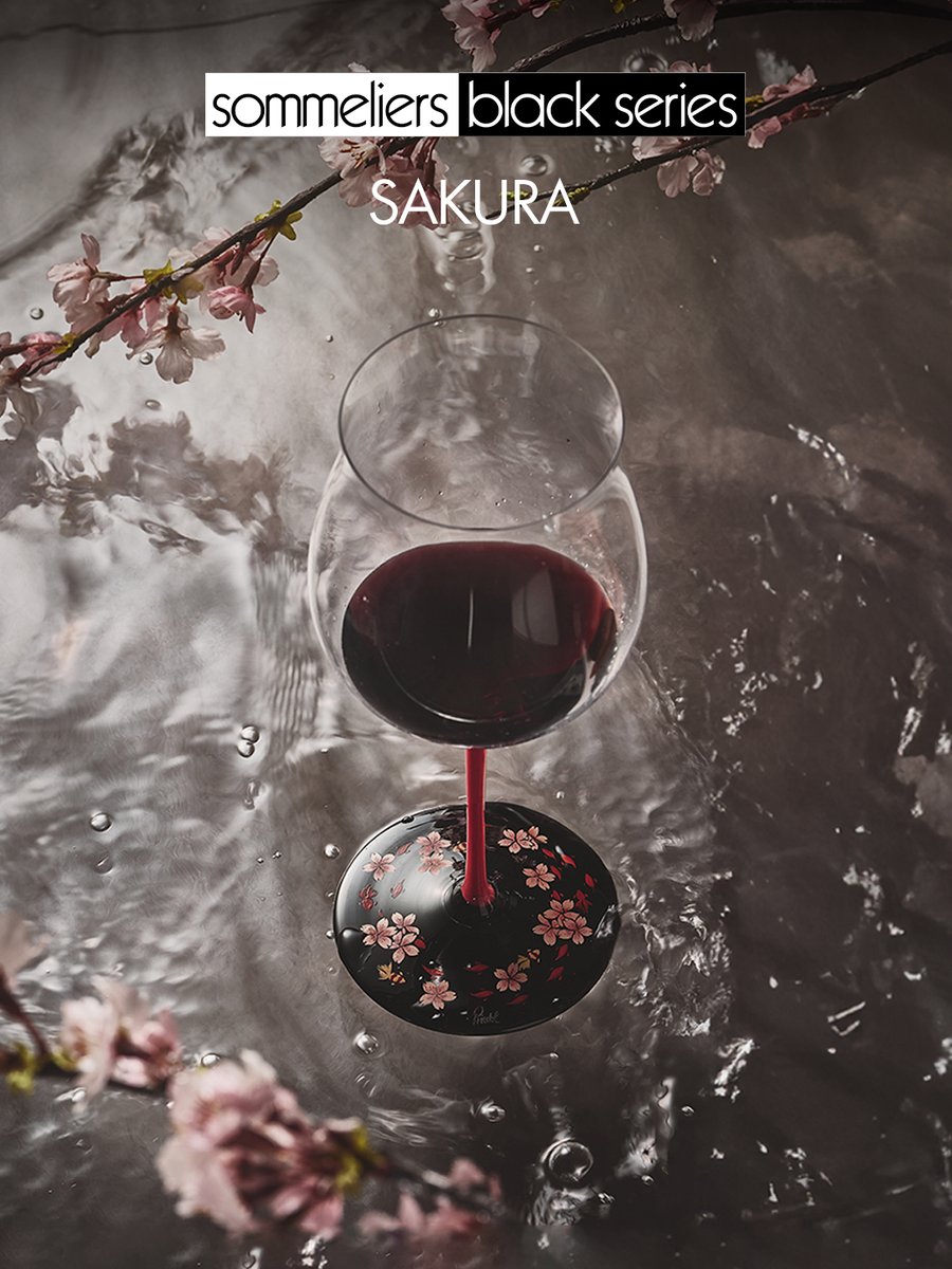 RiedelJapan's tweet photo. 🌸日本限定『SAKURA』登場🌸 
漆芸家・江藤雄造氏が描く「桜と金魚」。 

伝統技術「漆」と「蒔絵」で表現した、幻想的なリーデルグラスです。 

＜ブラック シリーズ＞レッド SAKURA  
🍷 ボルドー・グラン・クリュ 
🍷 ブルゴーニュ・グラン・クリュ  

リーデル直営店＆公式オンラインショップ限定発売。   
特製木箱入りで、ギフトや海外の方へのお土産にもおすすめ。

👇詳細はこちら
https://t.co/Q3PfYv6KOP 

#riedel #myriedel #リーデル #漆 #漆芸 #江藤雄造 #さくら #桜 #金魚 #ワイングラス #ワイン