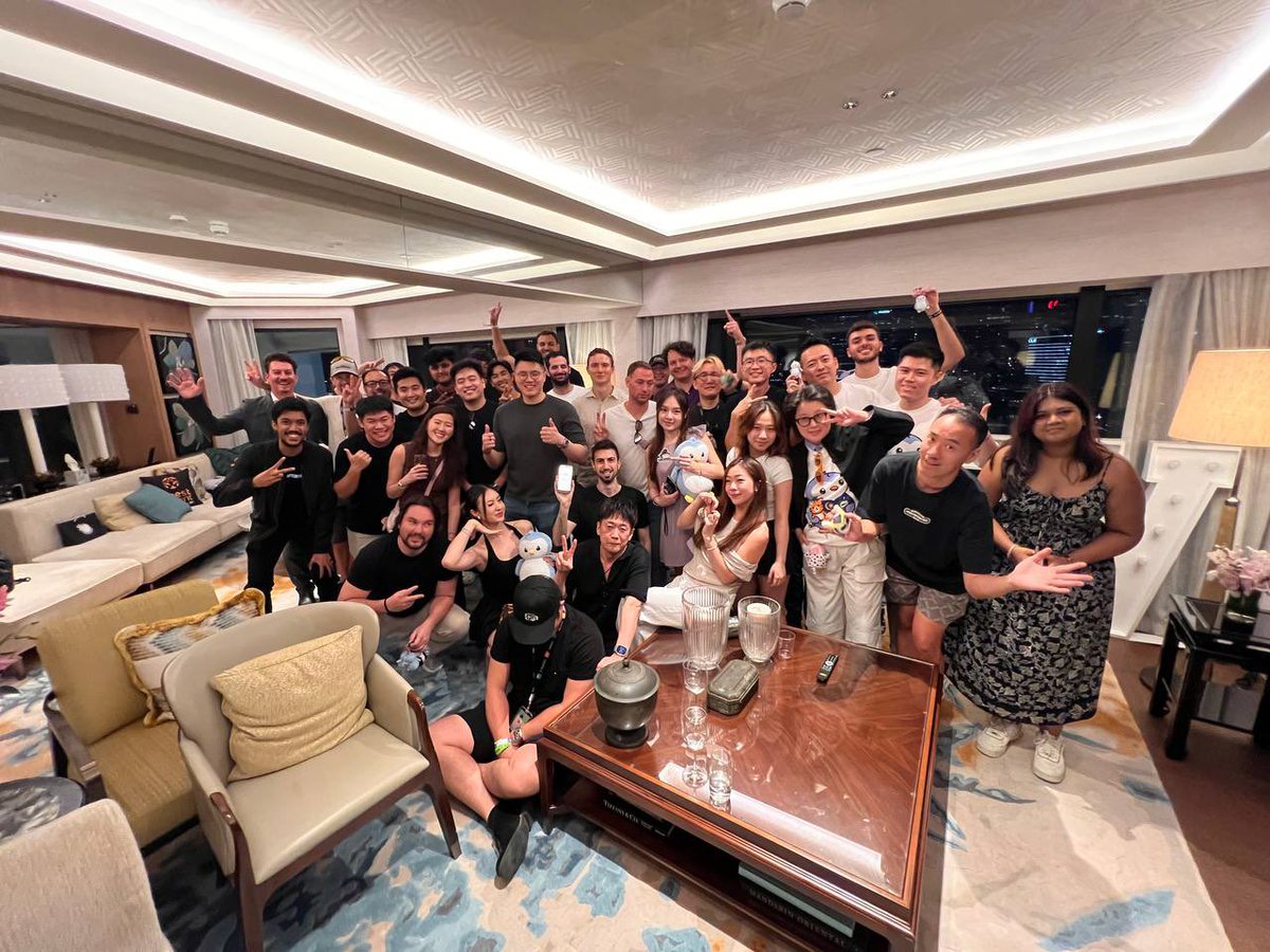 PenguAsia's tweet image. Pengu community builders & councils from across APAC all in one room with @tbvxyz 
🇲🇾 🇸🇬 🇰🇷 🇵🇭 🇹🇭 🇻🇳 🇮🇩 🇯🇵 🇨🇳 🇮🇳 🇦🇺 🇹🇼 🇭🇰
Fade Asia at your own risk.