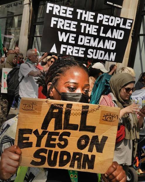 Joe__Bassey's tweet image. For centuries the Arabs have been trying to invade today Sudan 🇸🇩 but they are always being beaten backed since they took over Kemet (Egypt). Today, they (UAE) are now sponsoring several Arab groups in the name of RSF dwelling in Sudan to destroy and commit genocide in non Arab…