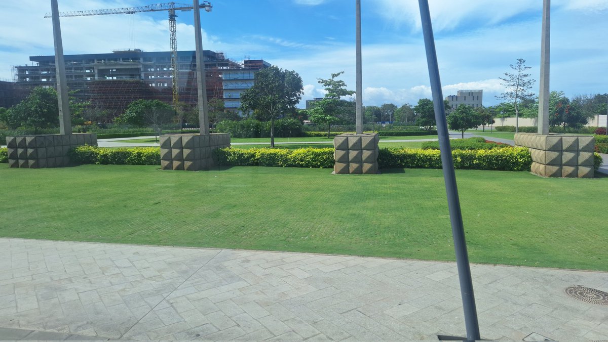 En attendant d'arriver à #Ouida contemplont le beau paysage.
.
.
.
.
#WikiConvFr2025