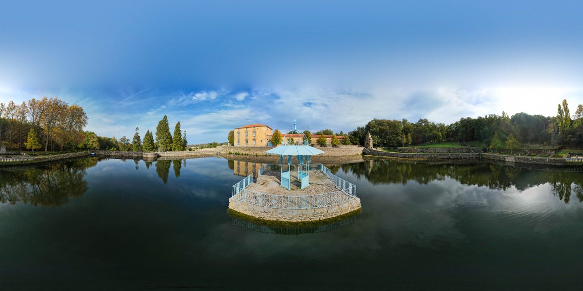 El Bosque de Béjar
🌳 La Villa Renacentista El Bosque es un espacio único en España, declarado BIC.
💧 Estanque, fuentes y un palacete que fueron la villa de recreo de los Duques de Béjar.
#ElBosqueDeBéjar #Renacimiento #TurismoCultural #JardinesHistóricos #DescubreBéjar