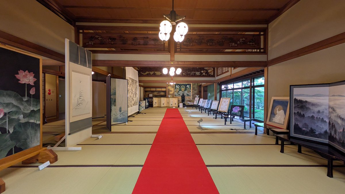 nikujiru2's tweet photo. 【展示のお知らせ】
第四回『立葵の彩り展』に参加致します。

傳通院・書院にて自ら仕立てた二曲屏風などを展示させて頂きますので、是非お越しください。

宜しくお願い致します。

(画像は作品部分写真)
10月3日(金)~9日(木) 会期中無休
11時〜16時
傳通院(文京区)

#日本画
#屏風
#展示 
#お寺 https://t.co/bvg5RjiLM6