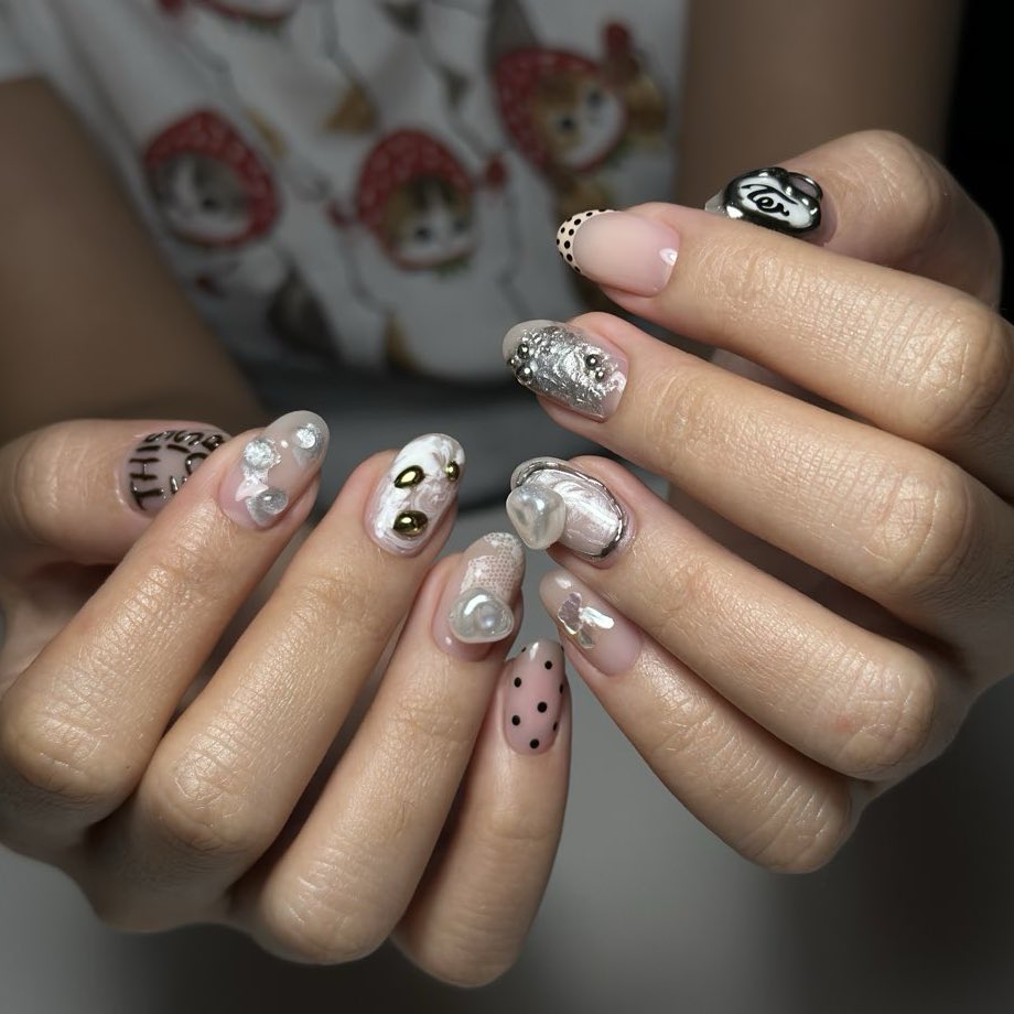 reinicorn's tweet photo. reini nails for tomorrow's TIF concert 🤍

heavily inspired by chae's lil fantasy album

💅: @ikonails (ig) 

#TWICE_THISISFOR_WORLD_TOUR_BULACAN #TWICE #ykupdates https://t.co/5Pj8Un7zTy