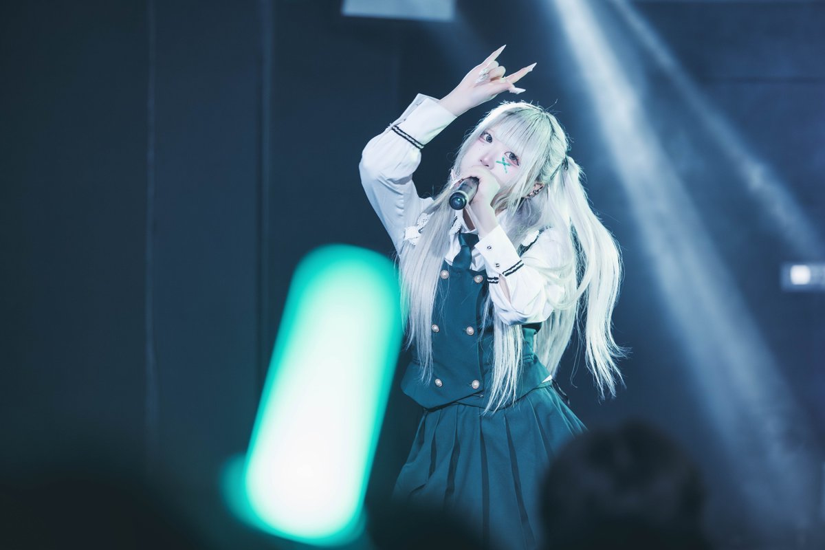 햐뭉👻 tweet media