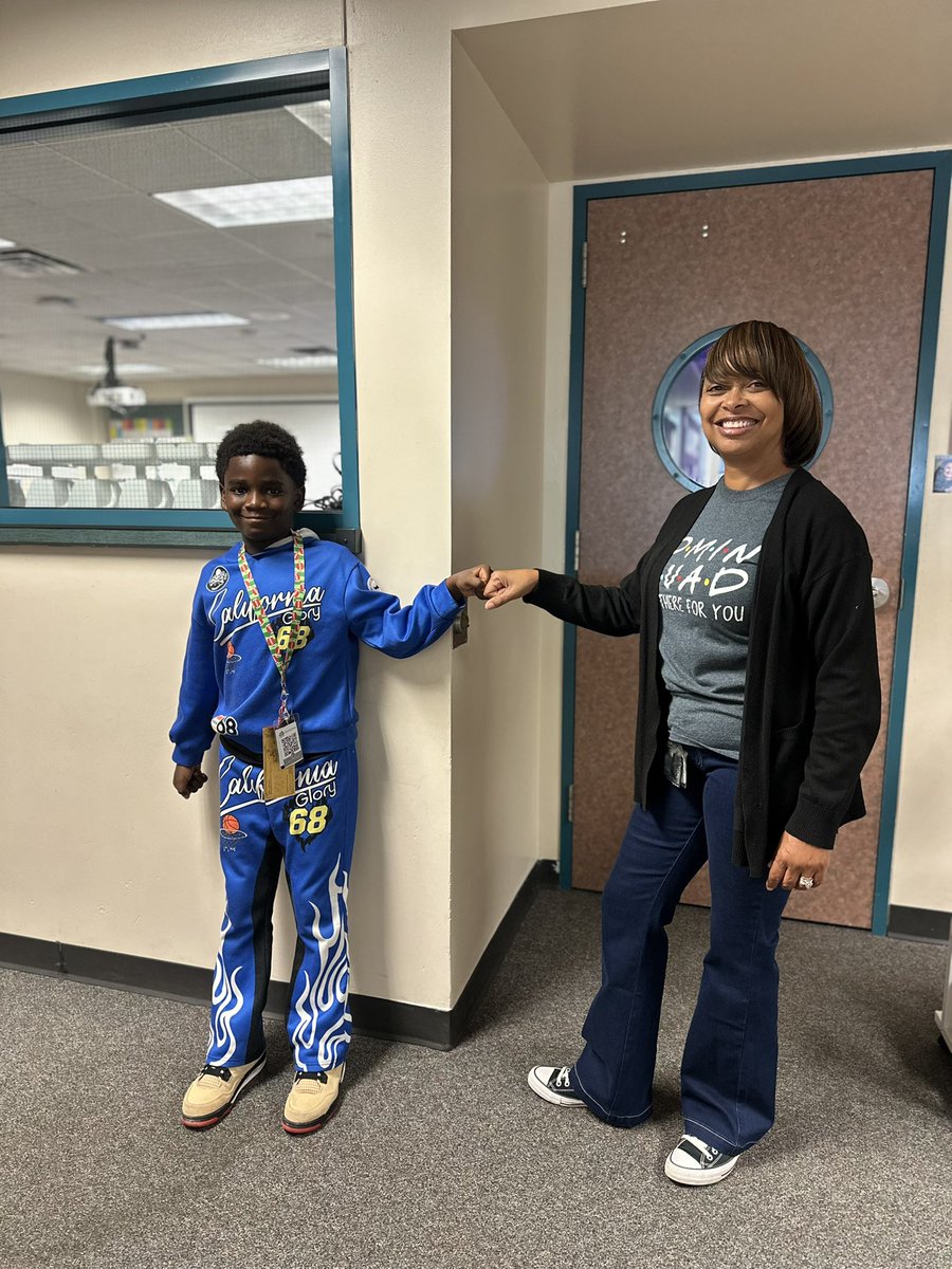 TES_Spring's tweet image. Our scholar Jeremiah is from the west side of St. Louis just like Principal Day, of course he helped his class win the Principal Month Trivia this morning! #NationalPrincipalsMonth #SchoolLeaderStrong