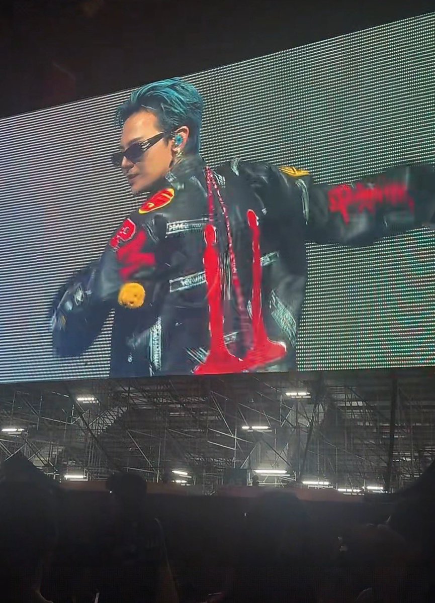 karla is in ANOTHER DIMENSION tweet media