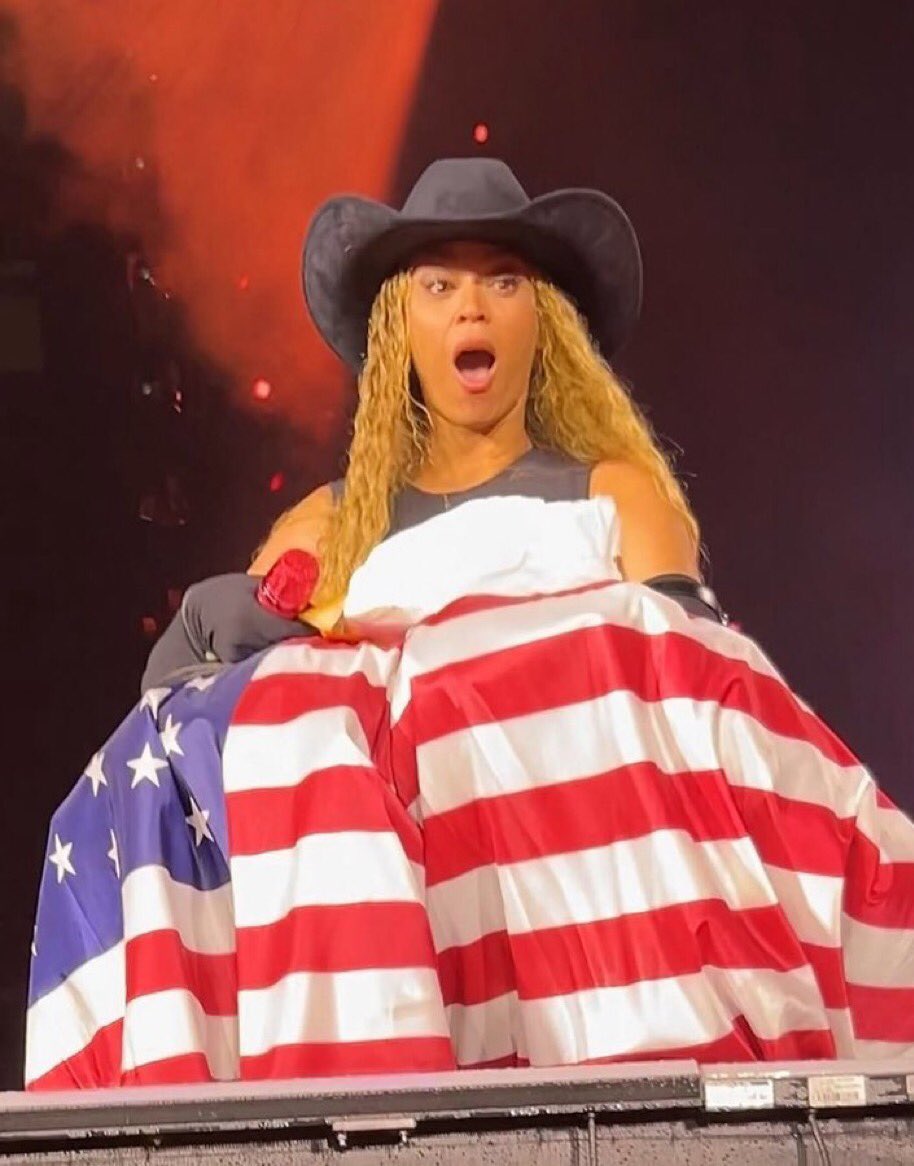 fergyonce's tweet image. That girl is getting dragged up and down my TL good lord-
