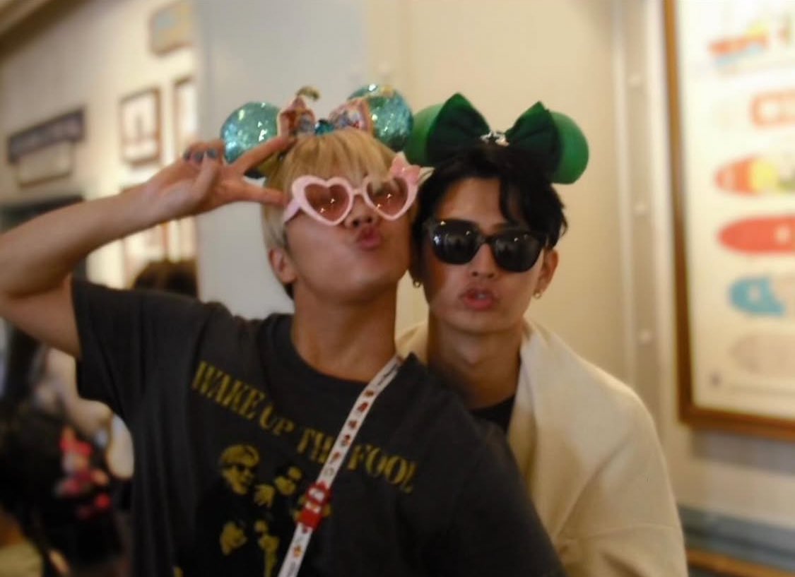 oidesunshines's tweet image. did they took this with digicam omg #Kekinian