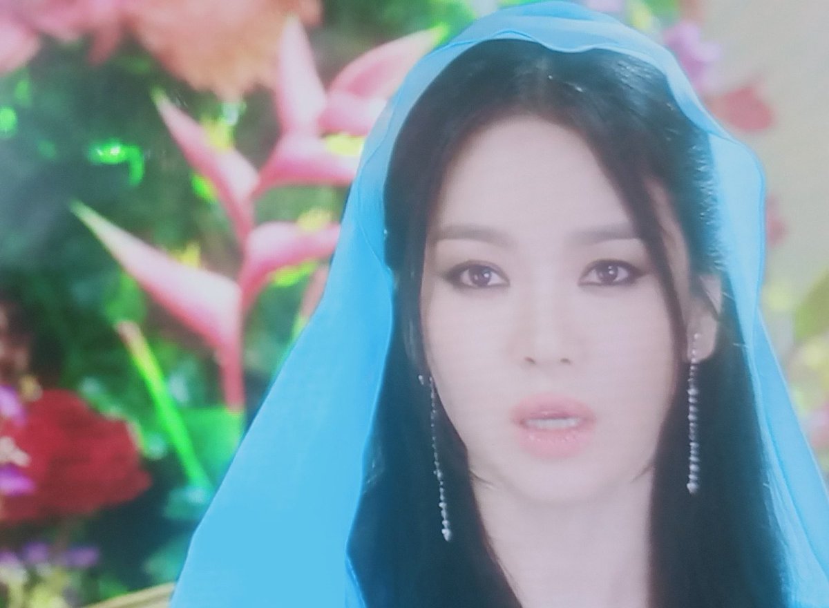 #SongHyeKyo cameo in #GenieMakeAWish Now streaming on Netflix!