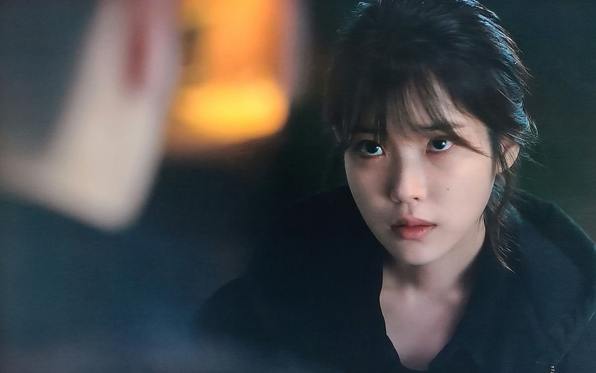 나만 괴물인 줄 알지.
지들은... 서로 못 잡아먹어 안달 난 괴물들.