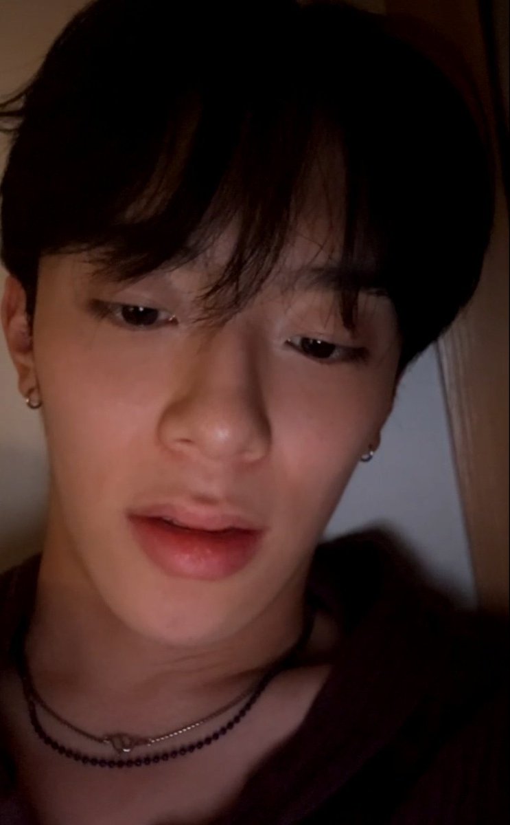 loveyookangmin's tweet photo. kangmin say that sangwon give him a necklace but he don't know the detail

kangwon🥹🥹🥹

#강민 #KANGMIN #상원 #SANGWON https://t.co/0OdQs83wb6