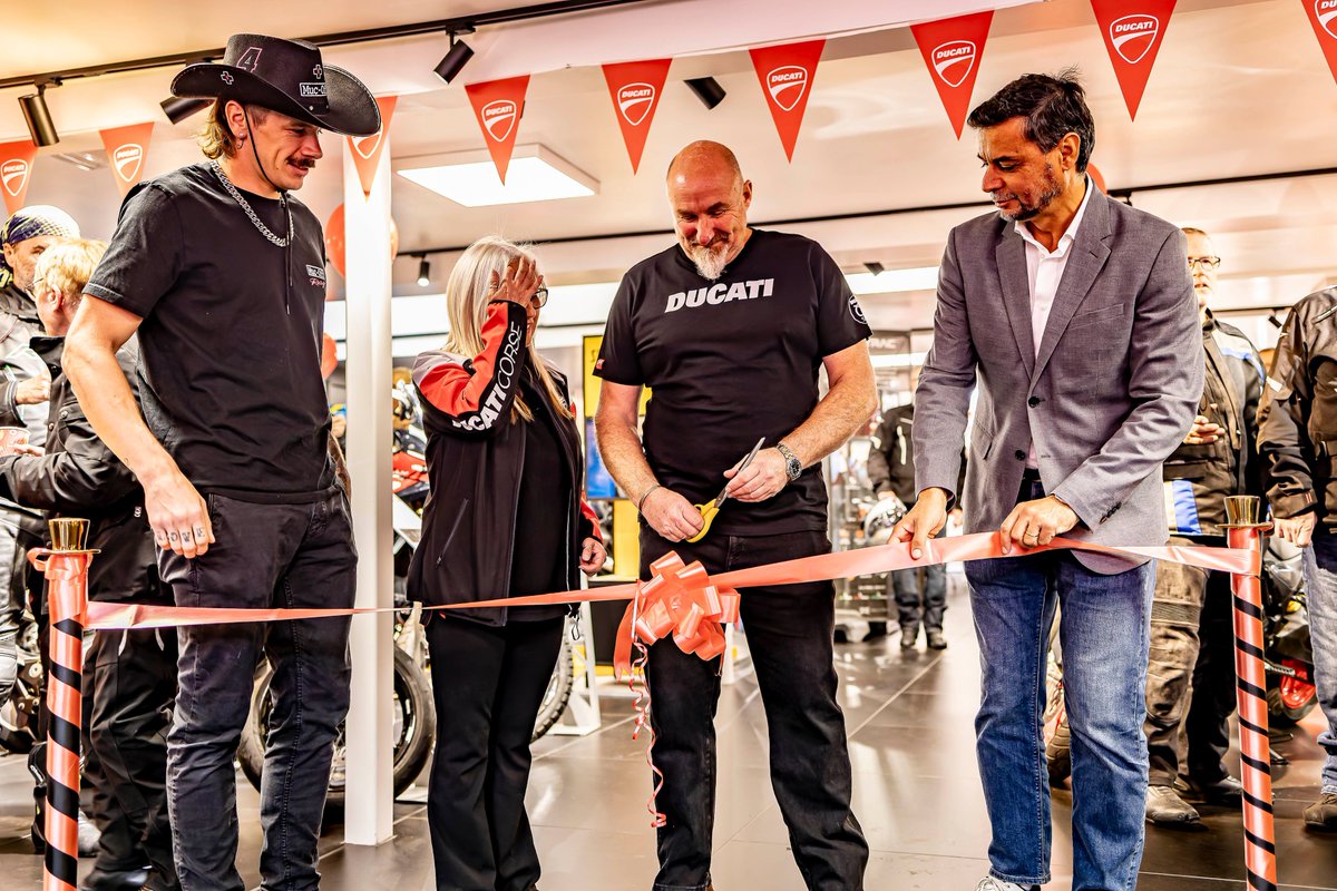 EvenMoreBikes's tweet image. Ducati Opens New Dealership in Staffordshire. Scott Redding was there... Full story at morebikes.co.uk

#morebikesyoulike #morebikes #motorcycles #readersrides #motorcycle #ukbikers #bikelife #bikers #motorcyclists #morenews #motorcyclenews #motorcyclegear