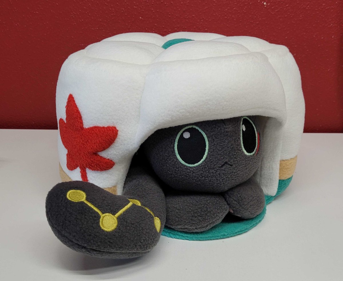 Have this leftover Cat Dan Heng  from the first batch (Before I changed fabrics) and I kinda wanna do a giveaway but... I´m scared nobody would even see it 😭
I heard the algorithm is a meanie 🥺