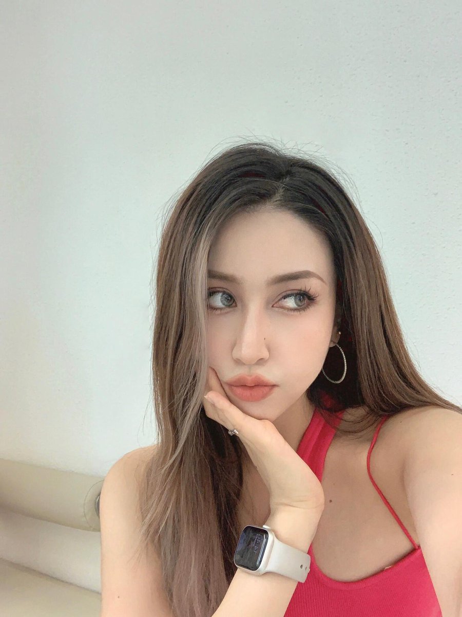 Reinatarp's tweet photo. A new day, a new beginning #selfie #dailysharing https://t.co/37U8MF9JAL