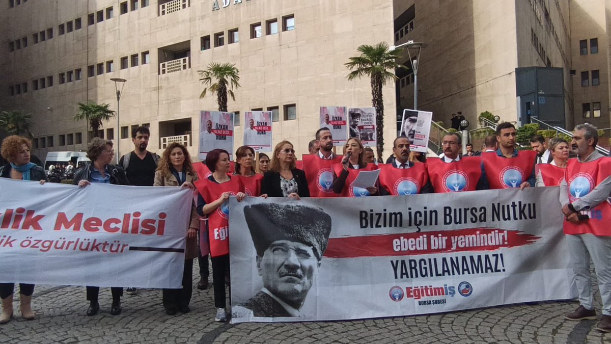 Adliye koridorlarında şeriat çağrılarına göz yuman kolluk, bugün Çağdaş, Laik Cumhuriyeti korumaya çalışanlara, Mustafa Kemal'in yolundan gidenlere faşizmin en karanlık yüzünü gösterdi. Basın açıklamamız engellendi. Arkadaşlarımız darp edildi, telefonlarımız kırıldı. Ancak