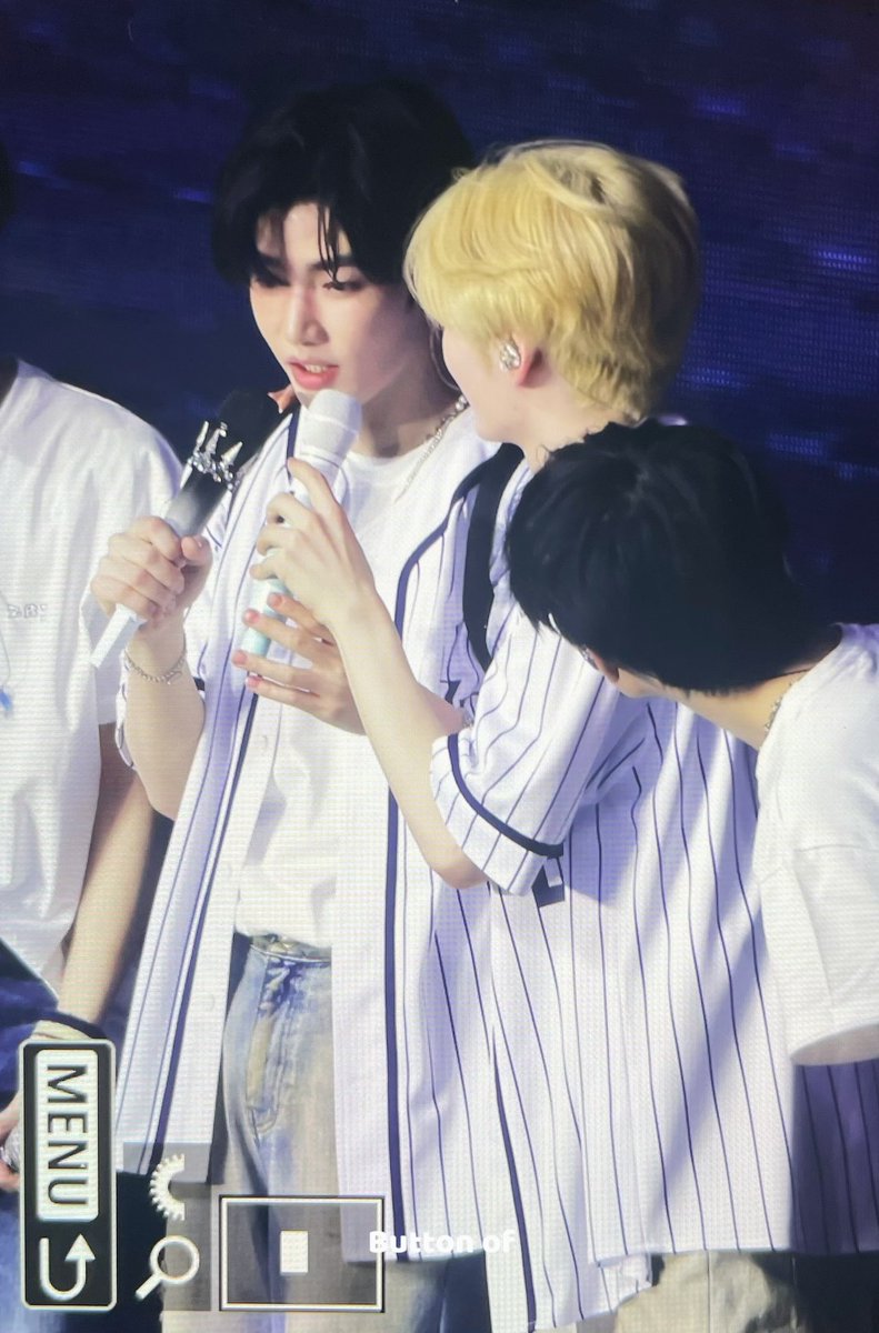 𝑩𝒖𝒕𝒕𝒐𝒏 𝐨𝐟 tweet media