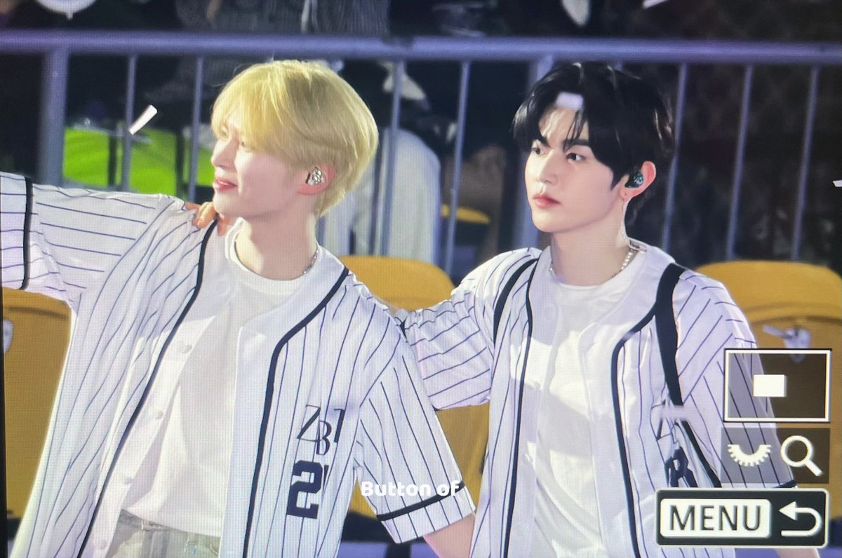 𝑩𝒖𝒕𝒕𝒐𝒏 𝐨𝐟 tweet media