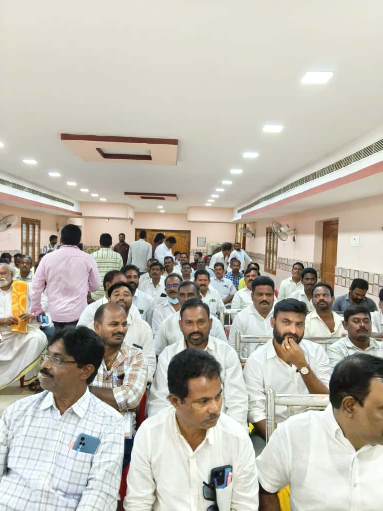 GAJUWAKA_JSP's tweet image. అందరికీ నమస్కారం,🙏🏻
ఈరోజు అనకాపల్లి జిల్లా, చోడవరం లో నూతనంగా పదవి బాధ్యతలు చేపట్టిన ఉమ్మడి విశాఖపట్నం జిల్లాలోని అన్ని ప్రాథమిక వ్యవసాయ సహకార  సంఘాల(PACS) PIC లకు అవగాహన సదస్సు ఏర్పాటు చేయడం జరిగింది. 
ఈ సభకు  విశాఖపట్నం డిసిసిబి చైర్మన్ గౌరవనీయులు శ్రీ కోన తాతారావు…