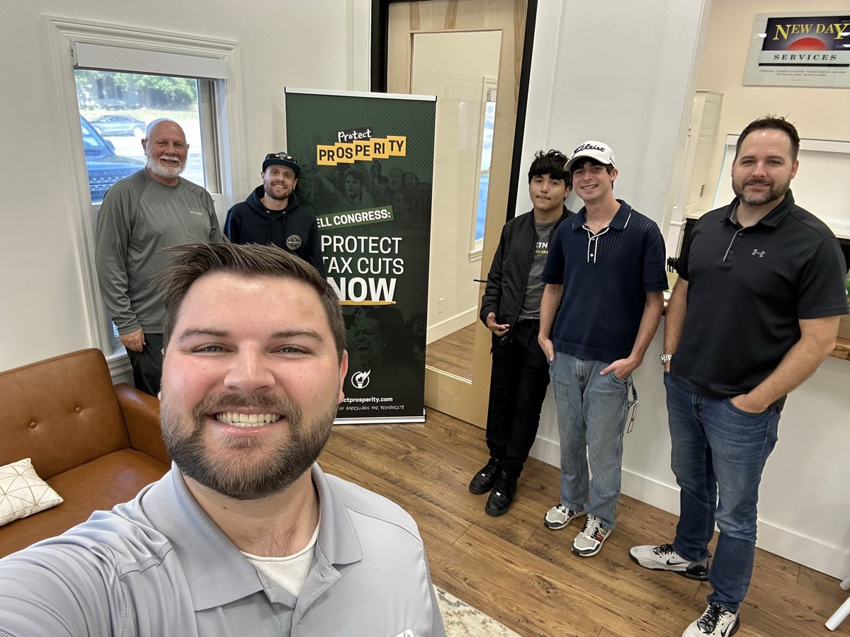 Coffee and Conversations going strong in Cookeville with <a href="/gammon_grant/">Grant Gammon</a> - If you’re on the plateau and want to be in the know reach out! #TNpolitics 
Grassroots Leaders can start with a small step like convos over coffee.