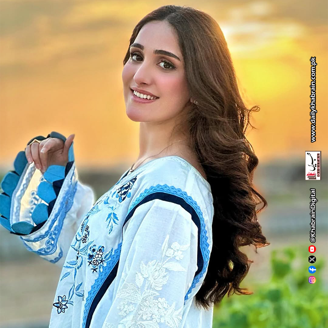 daily_khabrain's tweet photo. Aiza Awan
beauty in grace
#KhabrainDigital
#AizaAwan #BeautyInGrace #TimelessCharm #PakistaniStar #EtherealGlow #CelebrityMagic https://t.co/z8XAjHOUOx