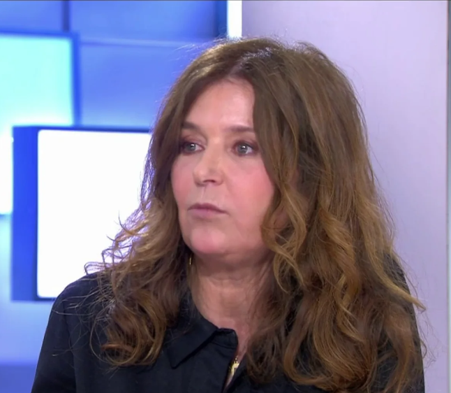 Cdanslair's tweet image. ⬛@MurielCousin, autrice, journaliste et animatrice, sera l'invitée de @Caroline_Roux dans #cdanslair.  

Victime présumée de #GérardMiller, elle nous livrera sa réaction à la mise en examen du psychanalyste pour #viols et agressions sexuelles.

Rendez-vous à 17h25 sur France 5 !