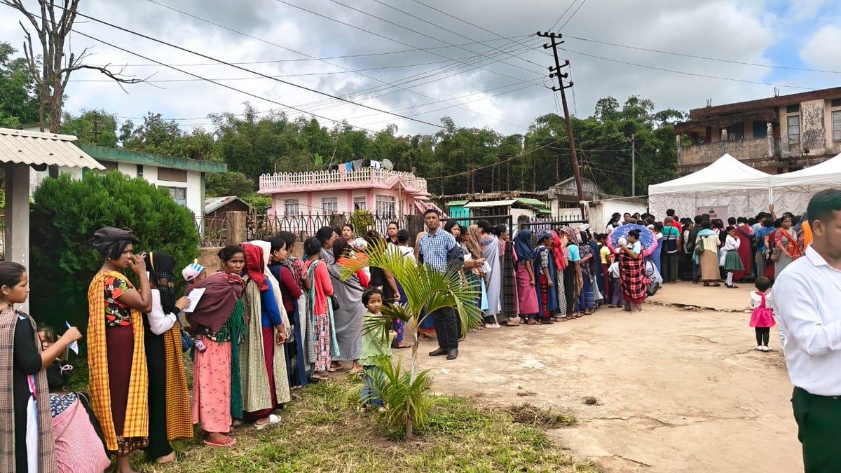 Nearly 10 crore people including 6 crore 50 lakh women benefit from the two-week-long #SwasthNariSashaktParivarAbhiyan.

Nearly 18 lakh Health Camps organised across the country under the aegis of Ministry of Health under this Abhiyan, which witnessed a historic turnout and