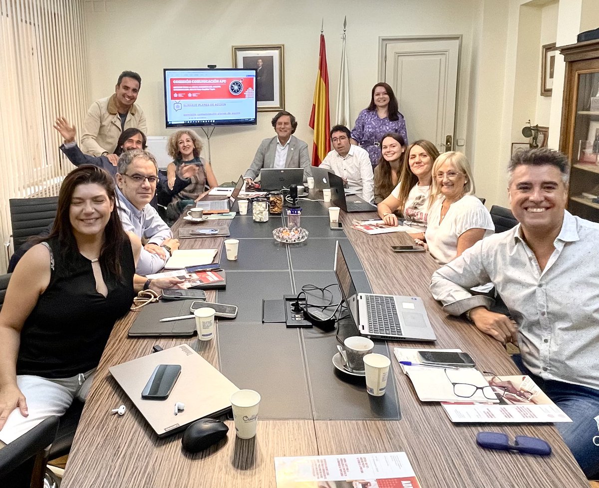 CGCAFE_AAFF's tweet image. 🔴Hoy, reunión de la Comisión de #Comunicación para abordar los retos de trasladar a la sociedad la función y valores profesionales de los administradores/as de fincas colegiados y la estrategia para los próximos meses.

🤝 Somos #CGCAFE, somos #AFColegiados