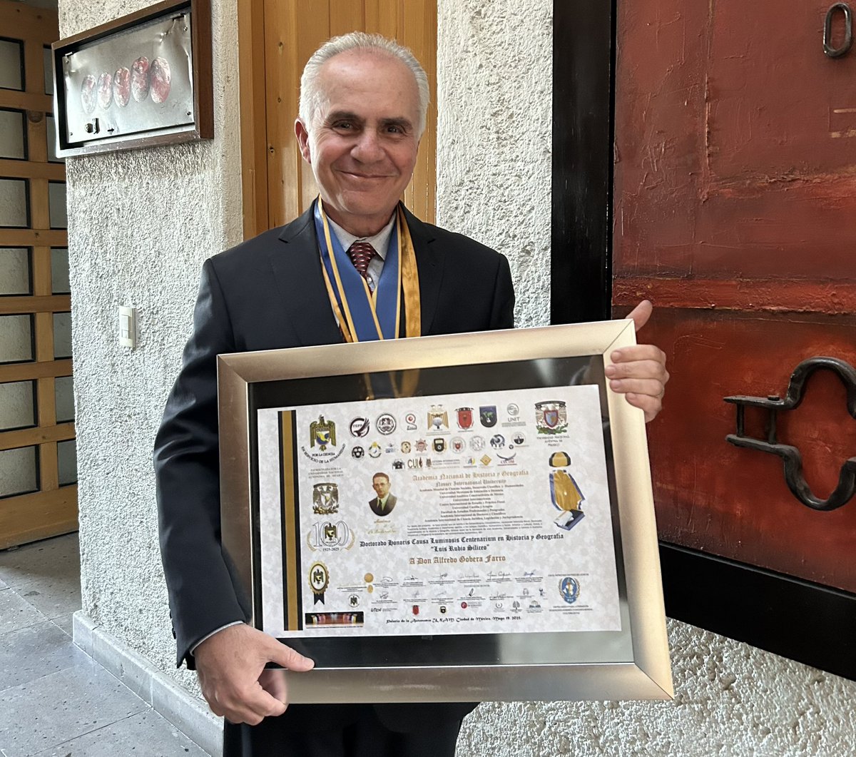 Muy honrado por DOCTORADO HONORIS CAUSA Centenaria Academia Nacional de Historia y Geografía #ANHG avalada por la Universidad Nacional Autónoma de México <a href="/UNAM_MX/">UNAM</a> 

Agradecido con comité evaluador por tan honorable distinción.

🎓 Los grados y los títulos no se compran; se ganan.