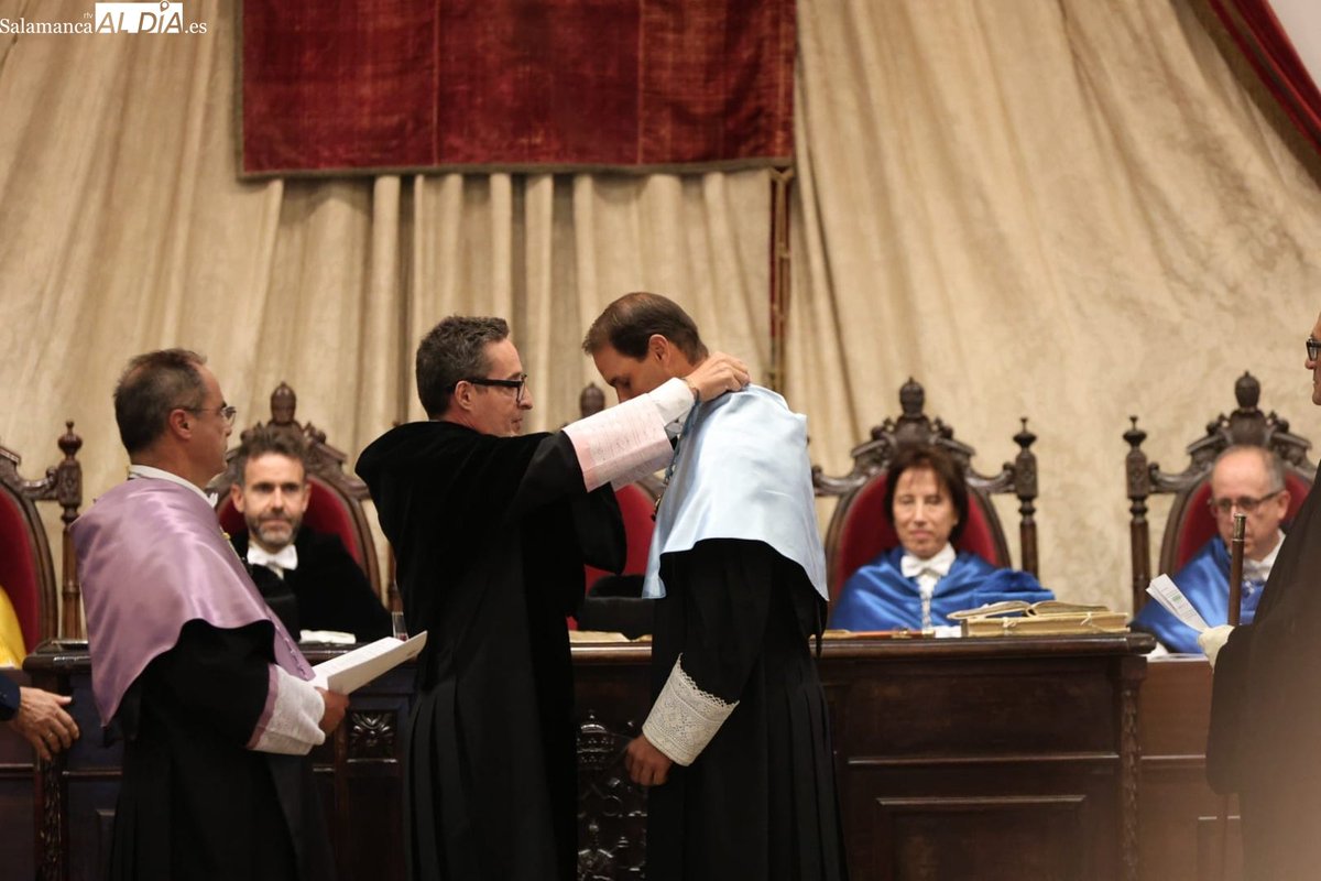 El rector de la <a href="/UEMC/">UEMC</a>, David García López, ha asistido hoy en la <a href="/usal/">Universidad de Salamanca</a> a la ceremonia de investidura de Rafa Nadal como doctor Honoris Causa. Un referente de esfuerzo, brillantez y humildad que trasciende el ámbito deportivo e inspira a generaciones. Enhorabuena, <a href="/RafaelNadal/">Rafa Nadal</a>