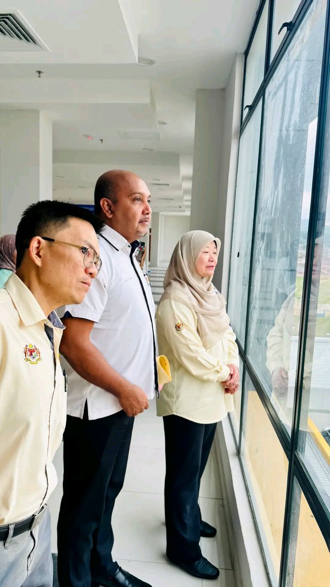 Caw. Perancangan Aset Bersepadu, JKR Malaysia (@jkrcpab) on Twitter photo 3 Oktober 2025 | Lawatan Turun Padang Pengarah Kanan CPAB ke Projek Klinik Kesihatan (Jenis 2) Semenyih, Kampung Baru Cina, Selangor bagi meninjau kemajuan pelaksanaan projek di tapak.
<a href="/IPJKR_Official/">JKR Malaysia Rasmi</a> <a href="/JkrMaria/">Maria Marcus</a>
#MalaysiaMADANI
#MamJKR #KitaJKR #JKRSynergy #jasakepadarakyat 3 Oktober 2025 | Lawatan Turun Padang Pengarah Kanan CPAB ke Projek Klinik Kesihatan (Jenis 2) Semenyih, Kampung Baru Cina, Selangor bagi meninjau kemajuan pelaksanaan projek di tapak.
<a href="/IPJKR_Official/">JKR Malaysia Rasmi</a> <a href="/JkrMaria/">Maria Marcus</a>
#MalaysiaMADANI
#MamJKR #KitaJKR #JKRSynergy #jasakepadarakyat