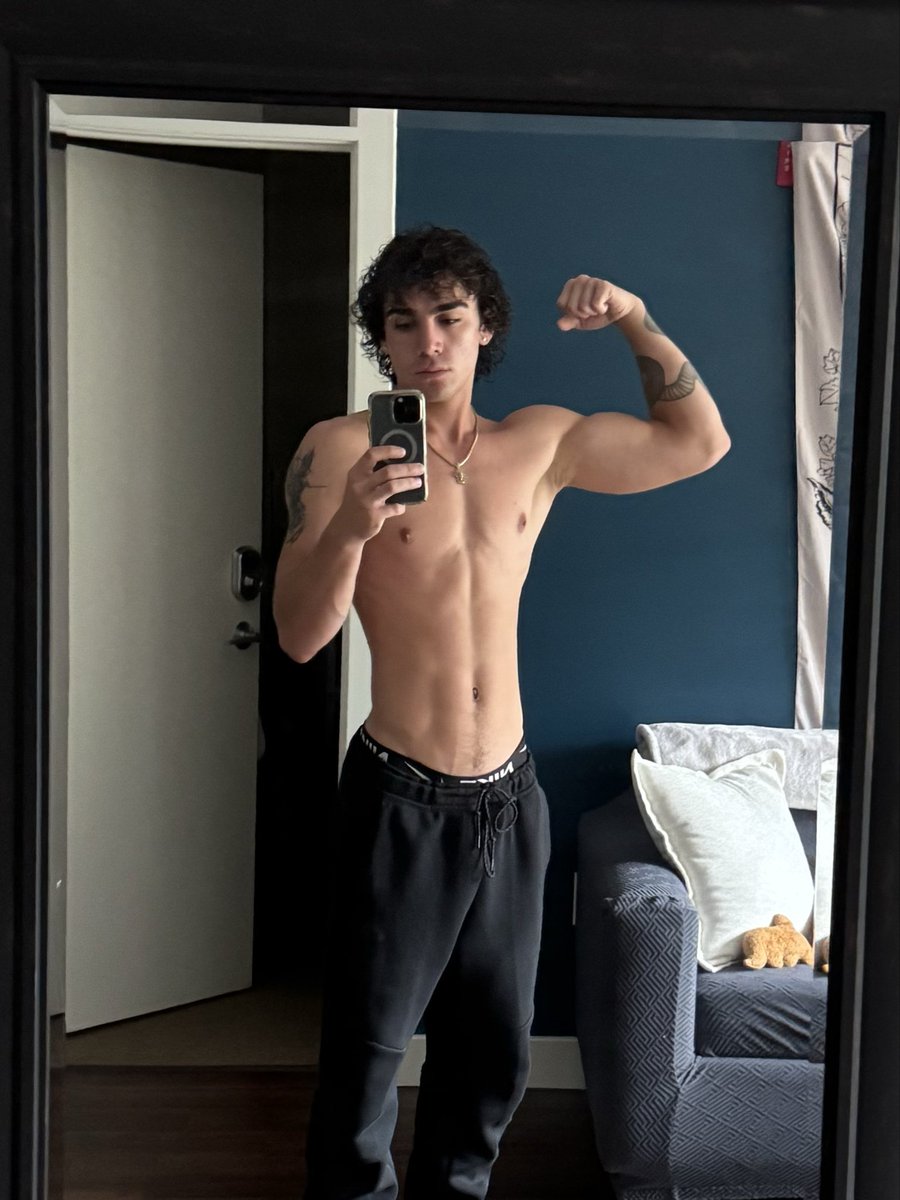 If you’re not here to serve GTFO. I don’t deal with broke boys. 
#findom #cashmaster #drains <a href="/diamond__here/">Diamond</a> <a href="/RT4MastersBR2/">RT4Masters 🔄 🌎</a>