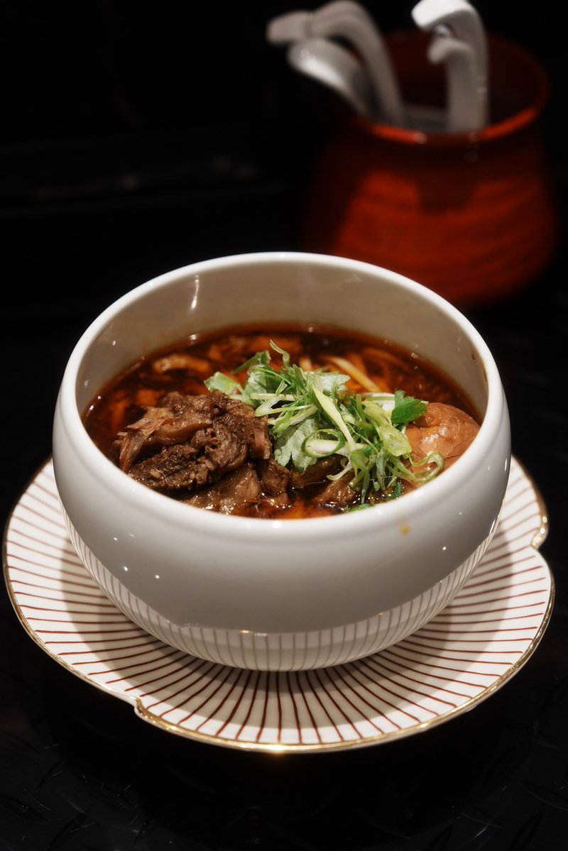 yatagarasukudan's tweet image. 10月4日土曜日
鰤とカボスの塩ラーメン
カルビの牛肉麺
あります!
昼営業のみ!
11時から15時までです!