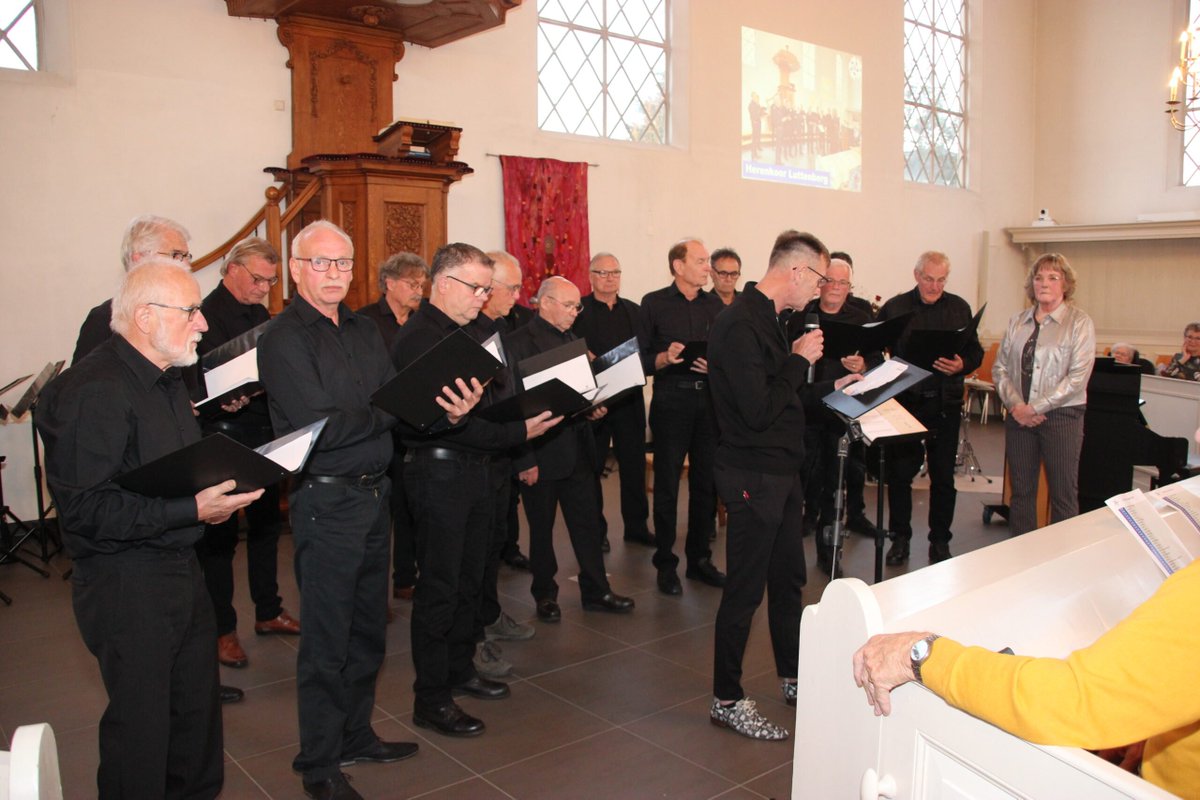 Muziekestafette Heino 4 oktober :
Tijdens de muziekestafette zingt Herenkoor Luttenberg op zaterdag 4 oktober van 20.35 tot 20.55 uur o.l.v. Herma Jalink Veldkamp en organist Roel Praas.
Die avond medewerking van trompettist Bert Witvoet uit Smilde.
herenkoorluttenberg.jouwweb.nl