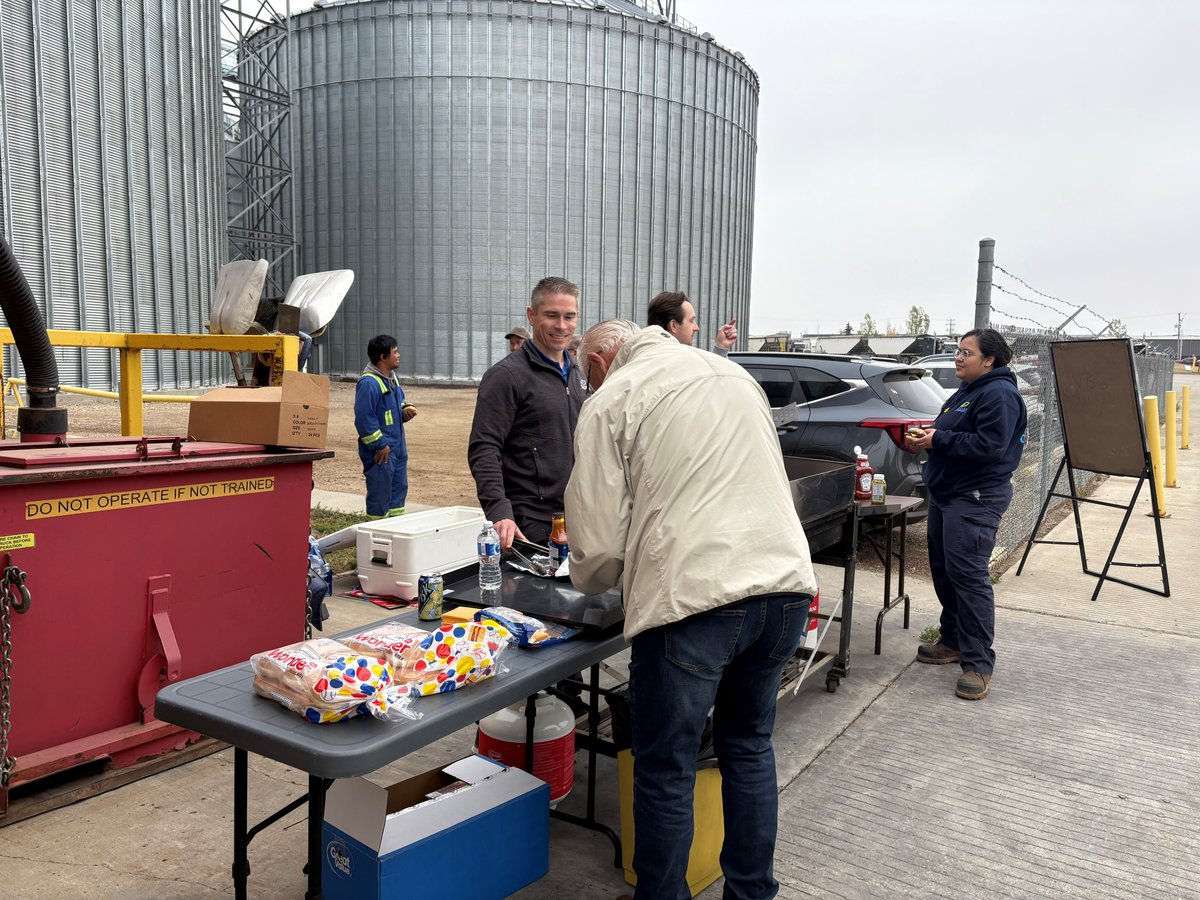 ADMFarmServices's tweet photo. ADM Lloydminster hosted a Customer Appreciation BBQ on Wednesday, and the turnout was incredible!
We’re grateful for all the great conversations and the opportunity to connect with our amazing customers.
🌾 Wishing everyone a safe and successful harvest season ahead!
#TeamADM #CanadaAg #Harvest2025