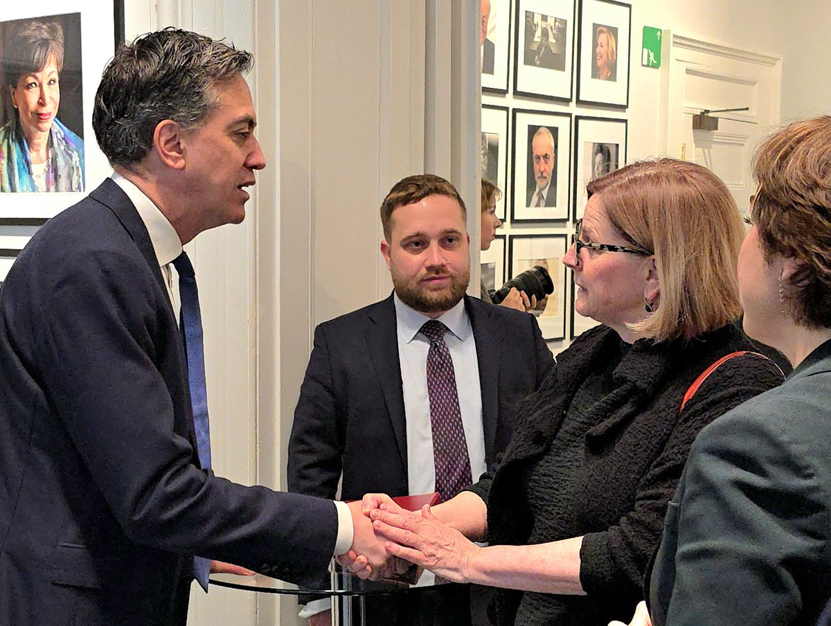 Québec à Londres tweet media