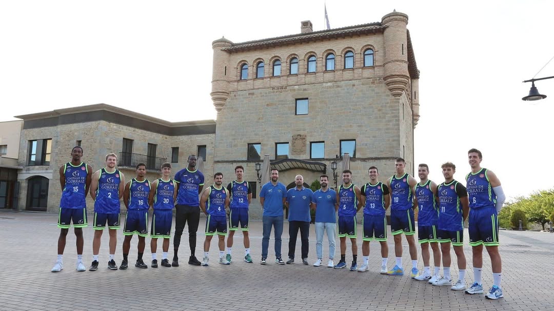 2ª FEB | PREVIA: CASTILLO DE GORRAIZ SE ESTRENA EN LIGA EN CASA CONTRA CÁCERES

Tras la presentación oficial del proyecto este jueves, los navarros reciben en el polideportivo de Sarriguren al Cáceres este sábado a las 20 horas.💪🔥

🔗fnbaloncesto.com/2a-feb-previa-…