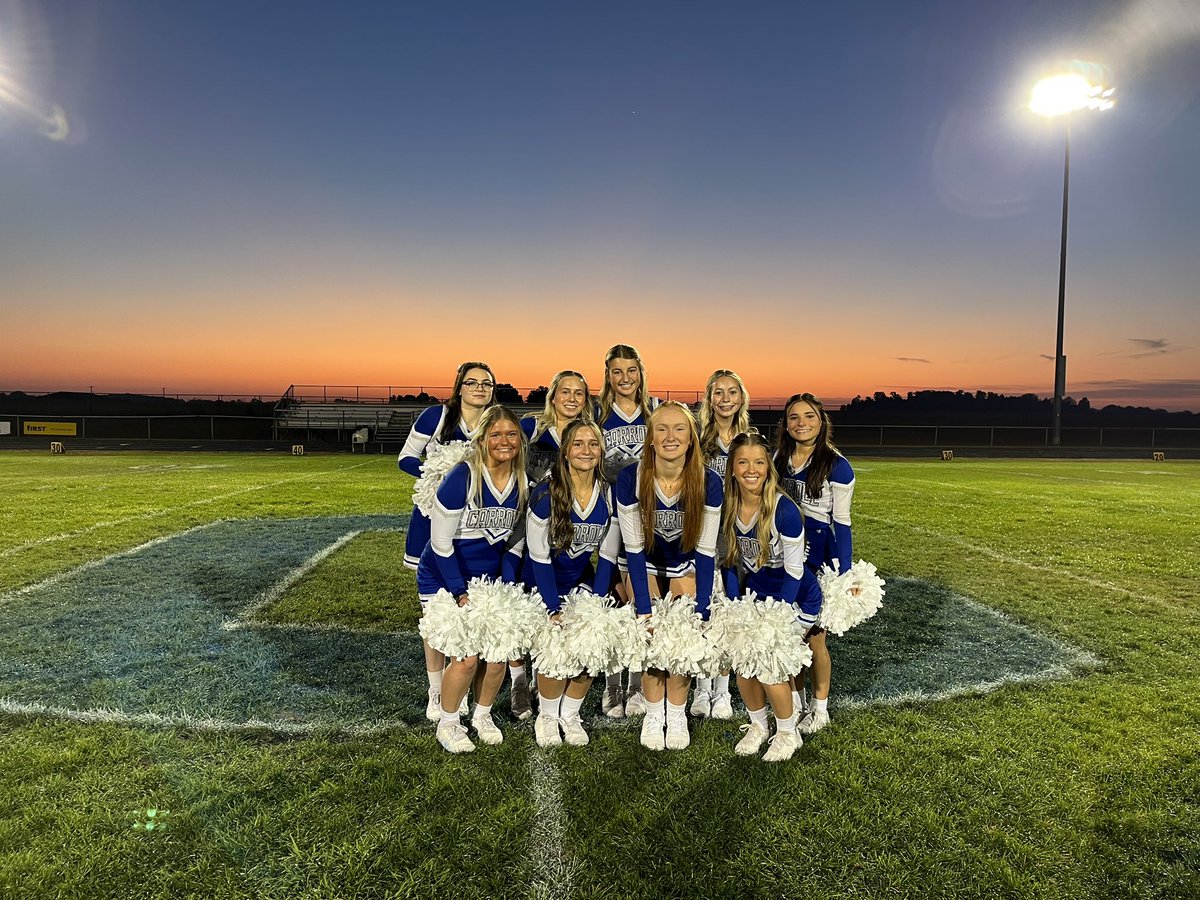 Grabes10's tweet photo. Carroll High School, Flora Ind. #OPFB Fantastic morning on @WTHRcom @DomMirandaTV 🏈 https://t.co/gWM9hpqCbF