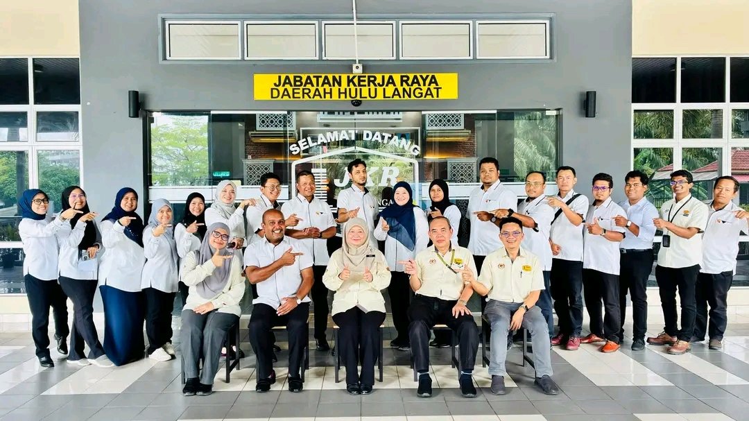 Caw. Perancangan Aset Bersepadu, JKR Malaysia (@jkrcpab) on Twitter photo 3 Oktober 2025 | Libat Urus Pengarah Kanan CPAB Bersama JKR Daerah Hulu Langat bagi memahami pentadbiran dan pengurusan di JKR Daerah Hulu Langat serta pelaksanaan Sistem Pendaftaran & Pelupusan Rekod (SPPR)
<a href="/JkrMaria/">Maria Marcus</a> <a href="/IPJKR_Official/">JKR Malaysia Rasmi</a>
#MalaysiaMADANI
#IamJKR #KitaJKR #JKRsynergy 3 Oktober 2025 | Libat Urus Pengarah Kanan CPAB Bersama JKR Daerah Hulu Langat bagi memahami pentadbiran dan pengurusan di JKR Daerah Hulu Langat serta pelaksanaan Sistem Pendaftaran & Pelupusan Rekod (SPPR)
<a href="/JkrMaria/">Maria Marcus</a> <a href="/IPJKR_Official/">JKR Malaysia Rasmi</a>
#MalaysiaMADANI
#IamJKR #KitaJKR #JKRsynergy