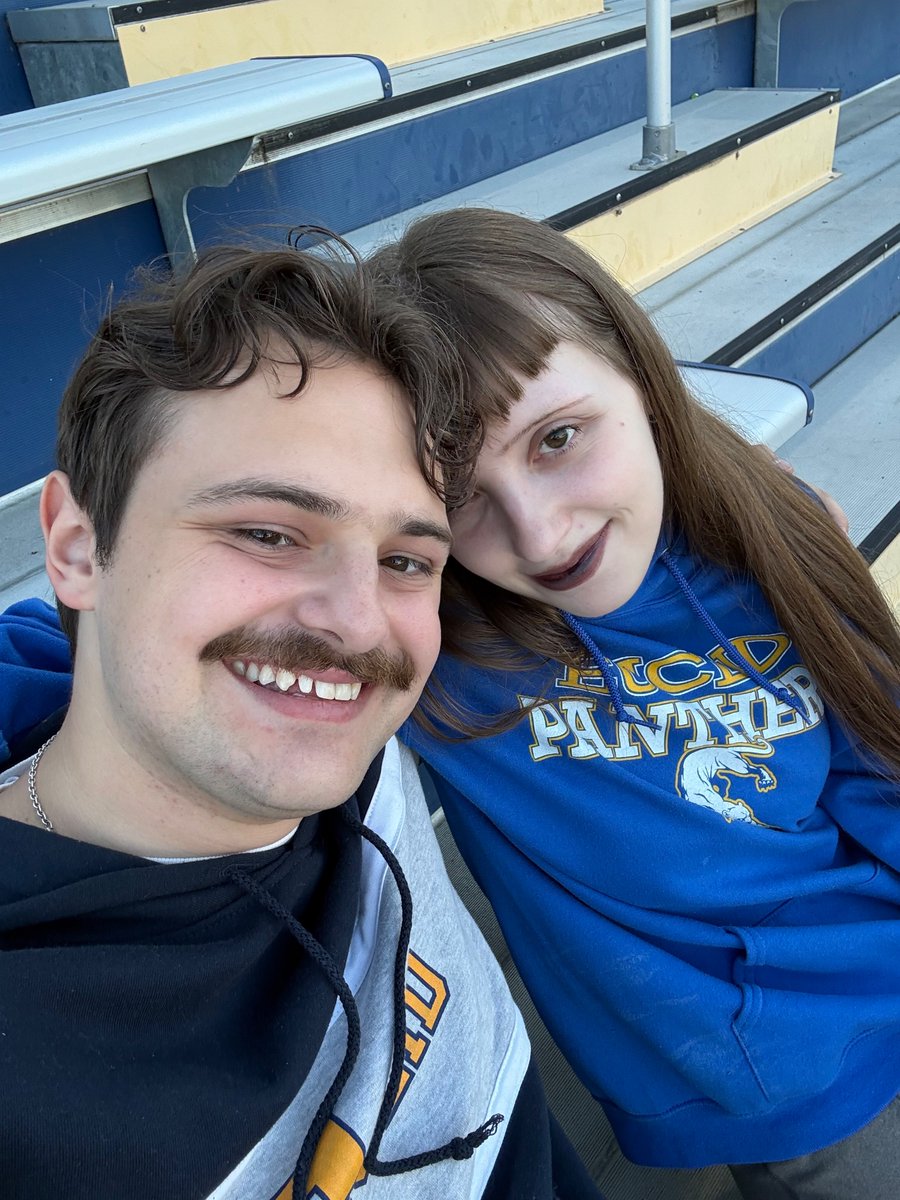 Botzki4Board's tweet photo. Had a great time with some lovely company last week at the Euclid-Shaker football game! Obviously made even better with a Euclid W! Go Panthers! https://t.co/QUVFnxLmcJ