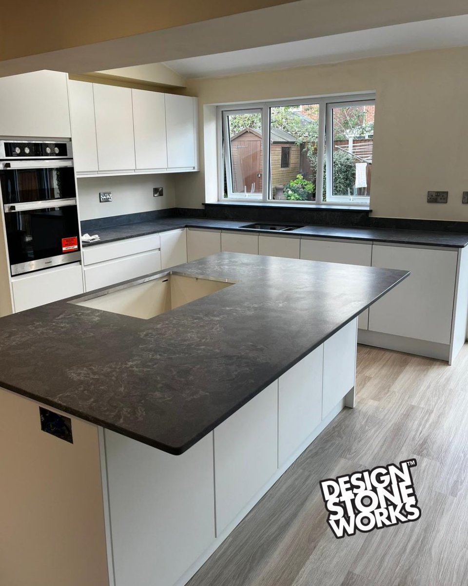 DesignStonework's tweet image. 20mm Global Quartz – Hoxton ✨

Worktops expertly fitted by DSW team🌟

Another stunning job completed for @hydesfurniture 🤝

Sleek, modern, and built to last 🙌

#quartzworktops #kitchendesıgn #modernkitchen #designstoneworks #norwich #hoxtonquartz #interiorinspo