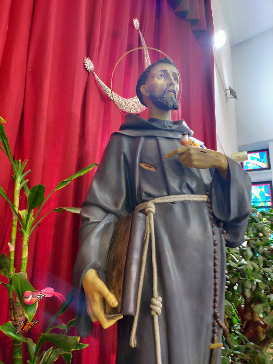 Hoy a las 19:00 celebramos el Tránsito de san Francisco al cielo, en el centenario  del Cántico de las creaturas. Os esperamos.