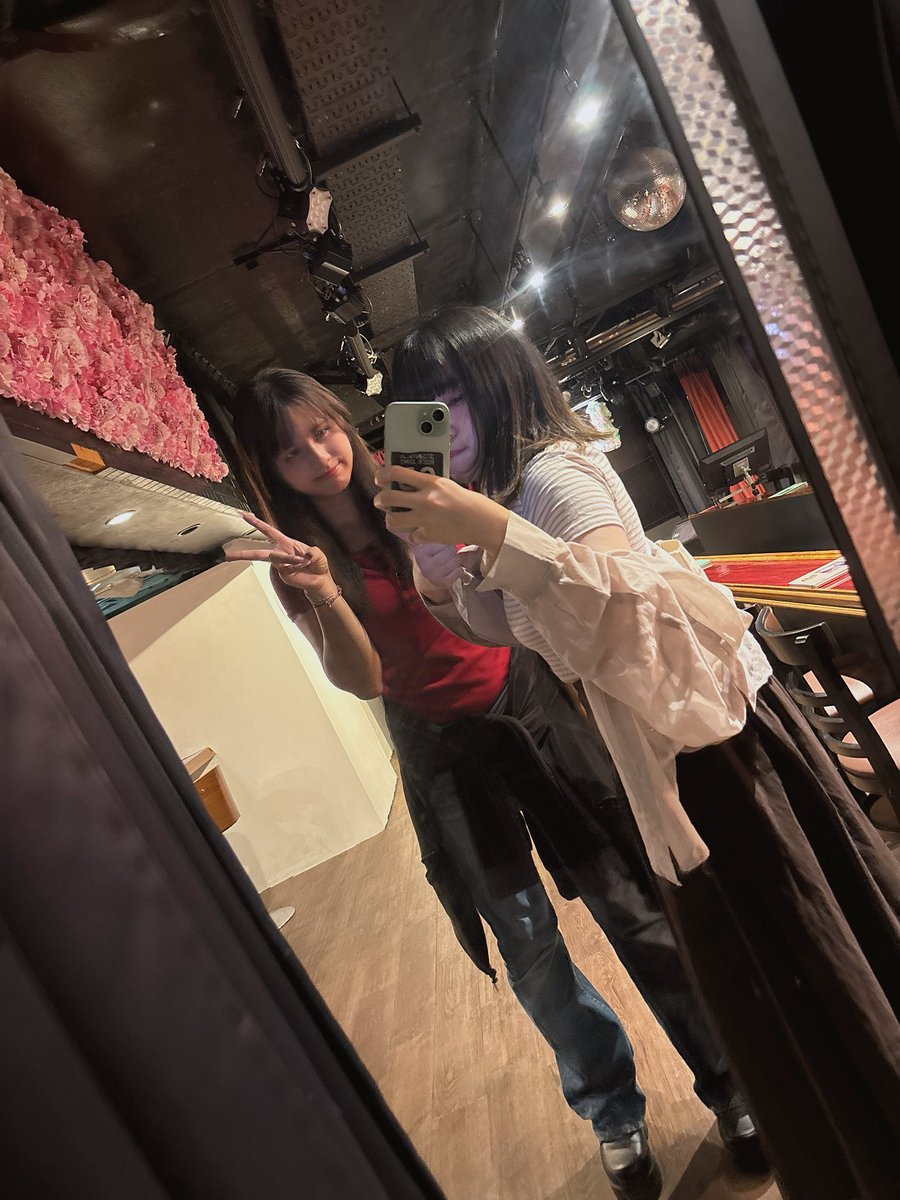 KuruReer_oO's tweet image. おきゅおわ✧︎*。
優しいはじめましてさんといつもありがとうさんに沢山会えて嬉しかった！！チェキも乾杯もありがとうだよ🥺🫶🏻

全曲ステージに立った貴重な1日、暖かい応援で頑張れました❤️‍🔥もっと体力つけなきゃ

次回のカワステいんは、6日(月)18-23🎀
#御徒町 #湯島 #コンカフェ #アイドルカフェ