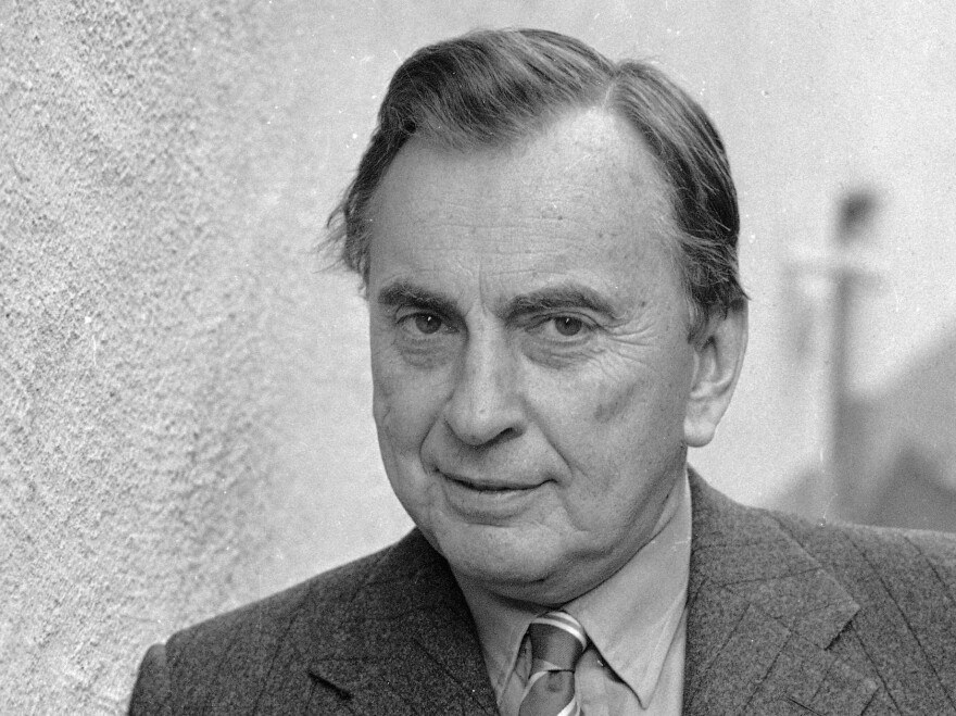 #Writing: "The unfed mind devours itself." - Gore Vidal, born 100 years ago on today's date
