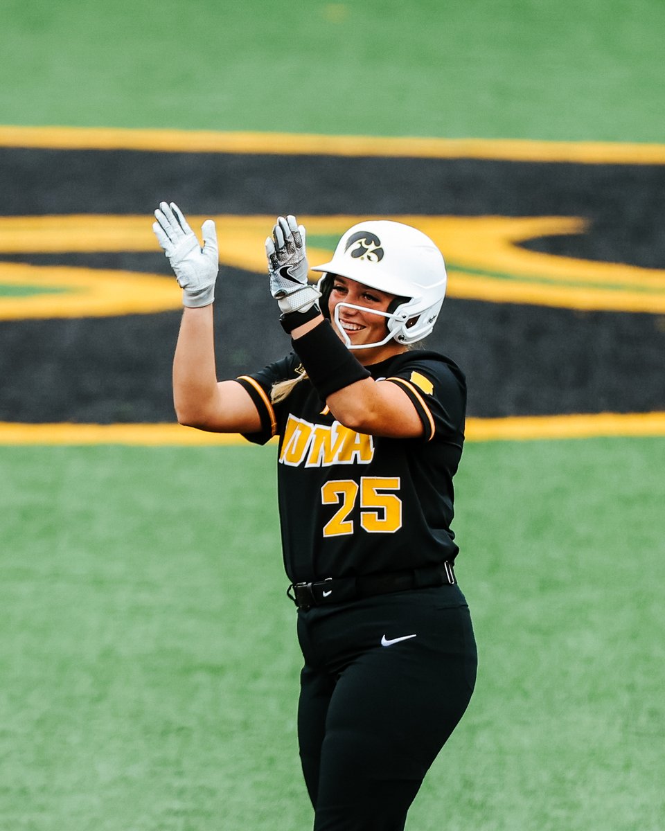 Beautiful day for some 𝐟𝐚𝐥𝐥 𝐛𝐚𝐥𝐥. 

🆚: Southeastern CC
📍: Pearl Field
🕕: 6 pm CT