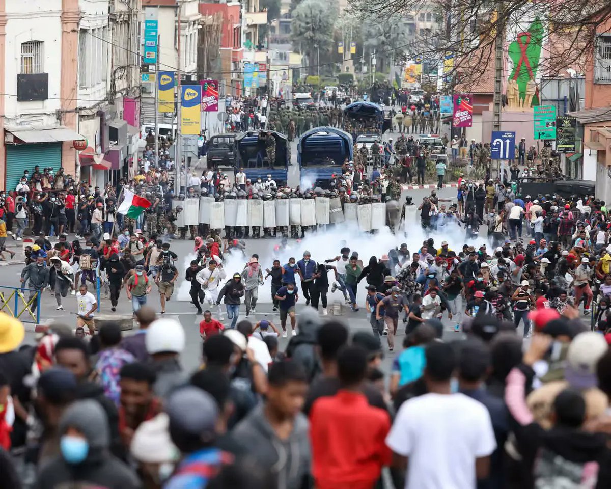 Diplomat Times (@diplomattimes) on Twitter photo Nepal Changed Government, But Madagascarโs Gen Z Faces Guns, Not Reforms why ? diplomattimes.in/conflict-and-pโฆ #GENZ213 #MadagascarGenZ #madagasacr
via <a href="/diplomattimes/">Diplomat Times</a> <a href="/sapphiczf/">myo ๐๐ฒ๐ฌ</a> <a href="/ConnaisAfrique/">Connais-tu l'Afrique? ๐ธ๐ฉ๐จ๐ฉ</a> <a href="/iskream_23/">Mika R.</a> <a href="/Taninjanaka_/">Taninjanaka</a> <a href="/utopicposts/">Utopic</a> <a href="/mamymecanic/">๐ฒ๐ฌโ๐พGENzPROTESTโ๐พ๐ฒ๐ฌ</a> <a href="/75secondes/">75 Secondes ๐๏ธ</a> Nepal Changed Government, But Madagascarโs Gen Z Faces Guns, Not Reforms why ? diplomattimes.in/conflict-and-pโฆ #GENZ213 #MadagascarGenZ #madagasacr
via <a href="/diplomattimes/">Diplomat Times</a> <a href="/sapphiczf/">myo ๐๐ฒ๐ฌ</a> <a href="/ConnaisAfrique/">Connais-tu l'Afrique? ๐ธ๐ฉ๐จ๐ฉ</a> <a href="/iskream_23/">Mika R.</a> <a href="/Taninjanaka_/">Taninjanaka</a> <a href="/utopicposts/">Utopic</a> <a href="/mamymecanic/">๐ฒ๐ฌโ๐พGENzPROTESTโ๐พ๐ฒ๐ฌ</a> <a href="/75secondes/">75 Secondes ๐๏ธ</a>
